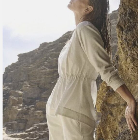 Athleta Ivory Magnolia White Triumph Hybrid Crewneck Sweatshirt Sz L NWT - Picture 3 of 16